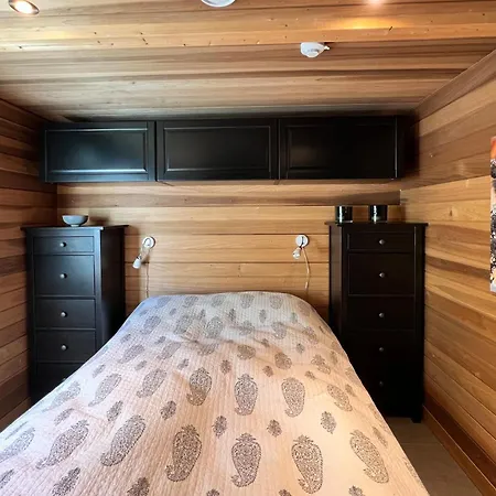 In With Sauna